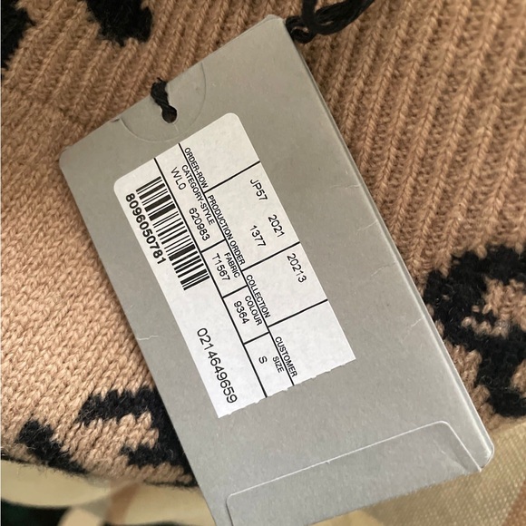 Brand new balenciaga sweater size small but fits loose - Picture 6 of 9